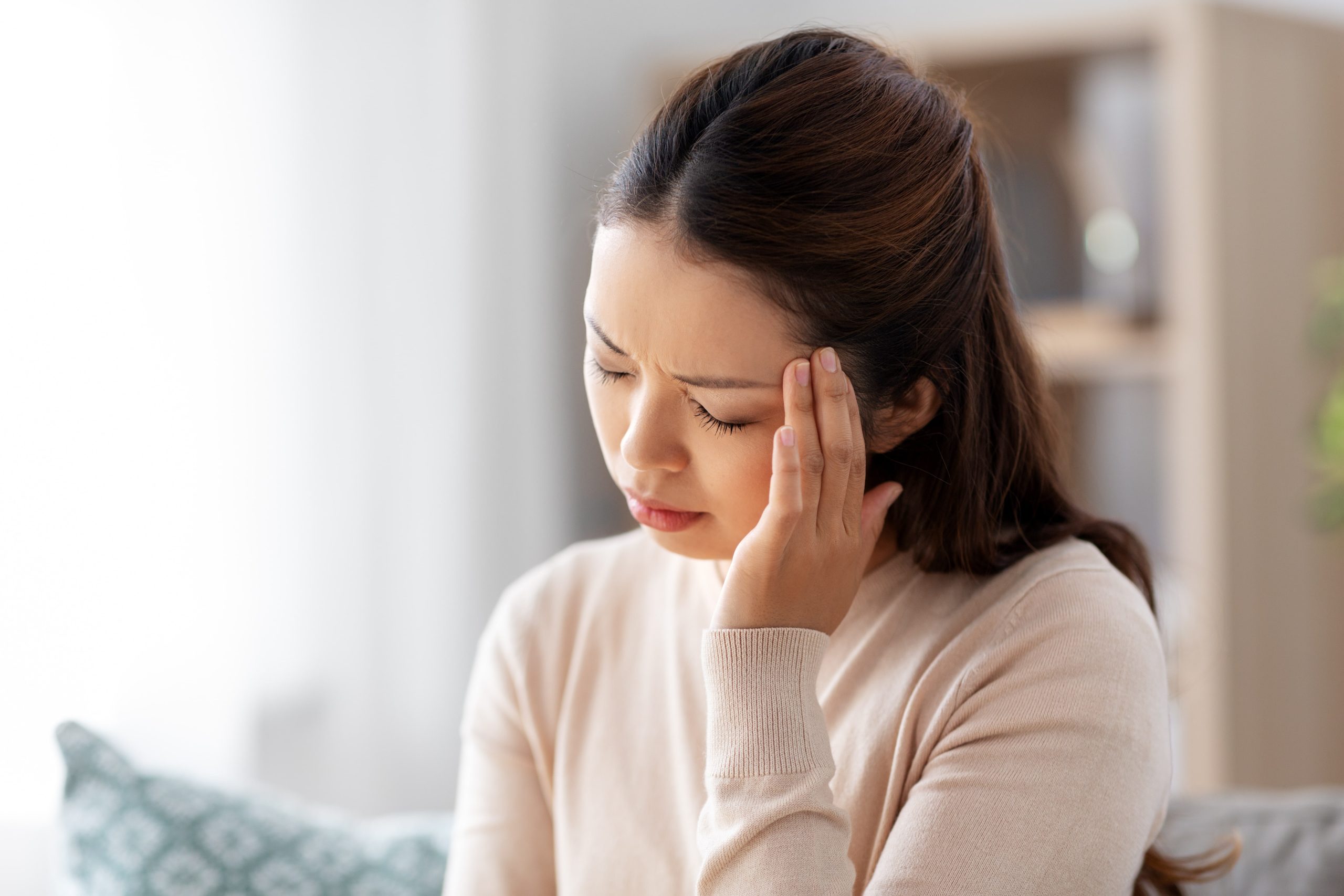 If you have headaches, you may wonder how much deep sleep you need.