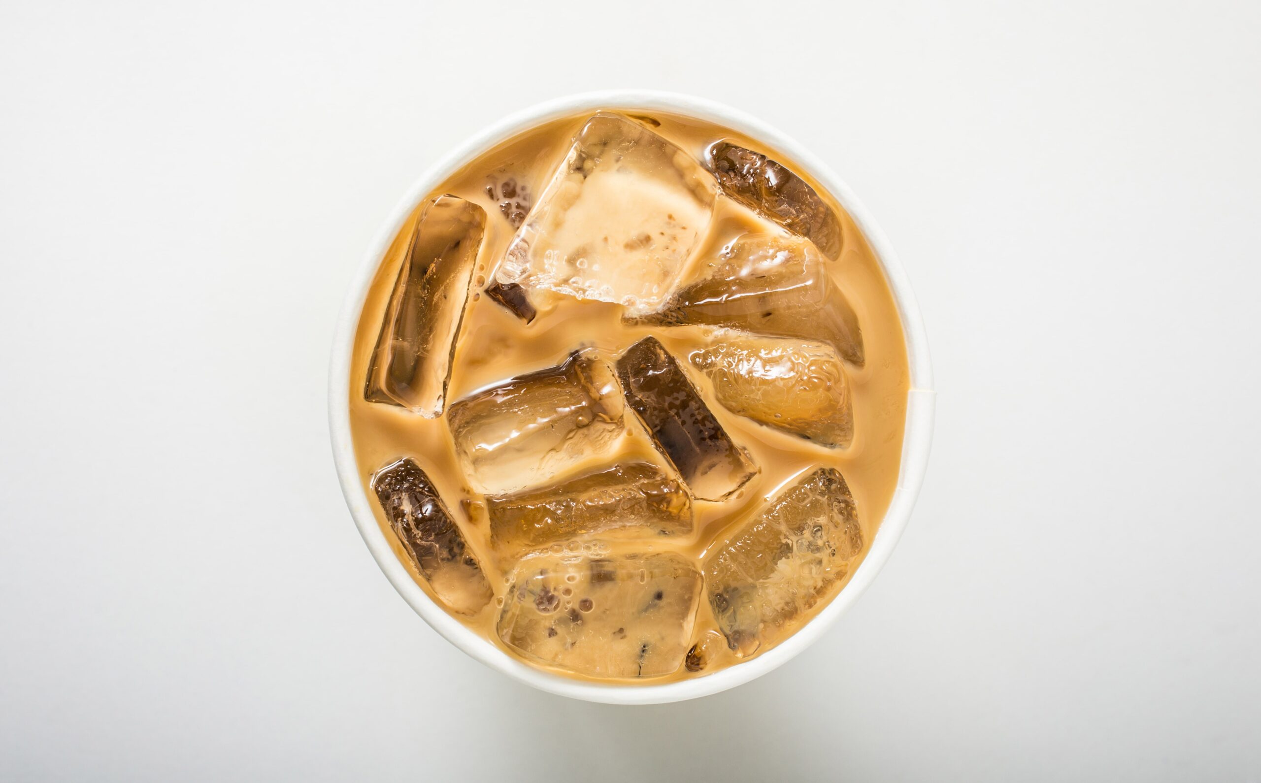 Let’s take a look at organic iced coffee’s history and the properties present in this popular drink.